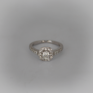 White Gold Diamond Engagement Ring with 0.31 ct Center Round and 0.53 ct surrounding Natural Diamonds
