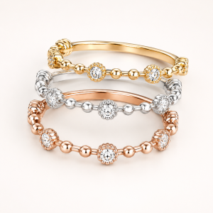 White Gold Diamond Ring Stk Flower with 0.22 ct Diamonds